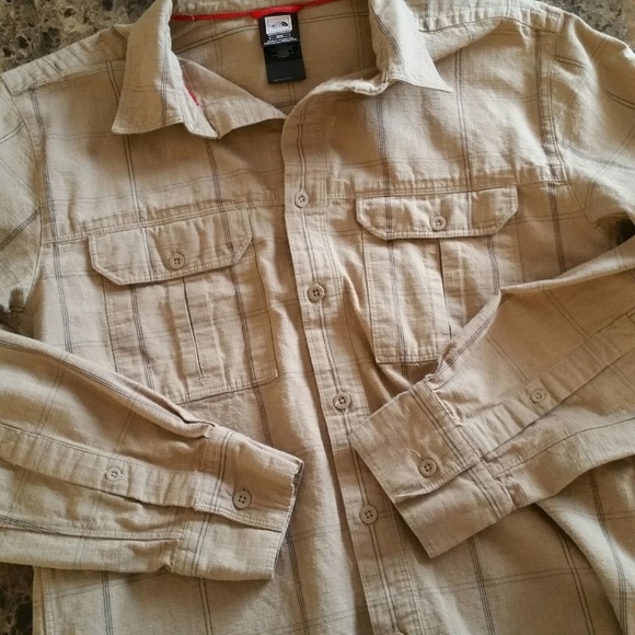 N0rTh FaCe plAiD tAn bEiGe buTt0n d0wN t0p - Picture 6 of 9